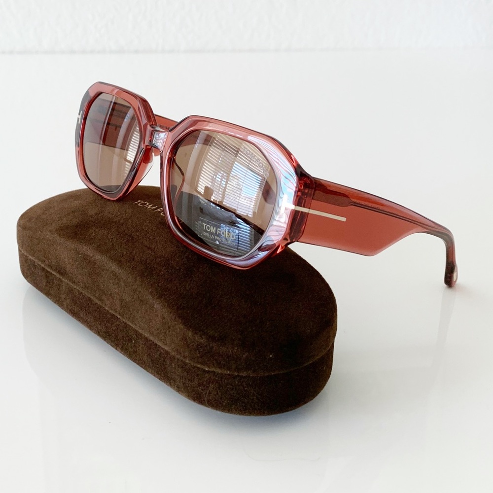 Tom Ford Sunglasses, New 250 - Picture 5 of 9